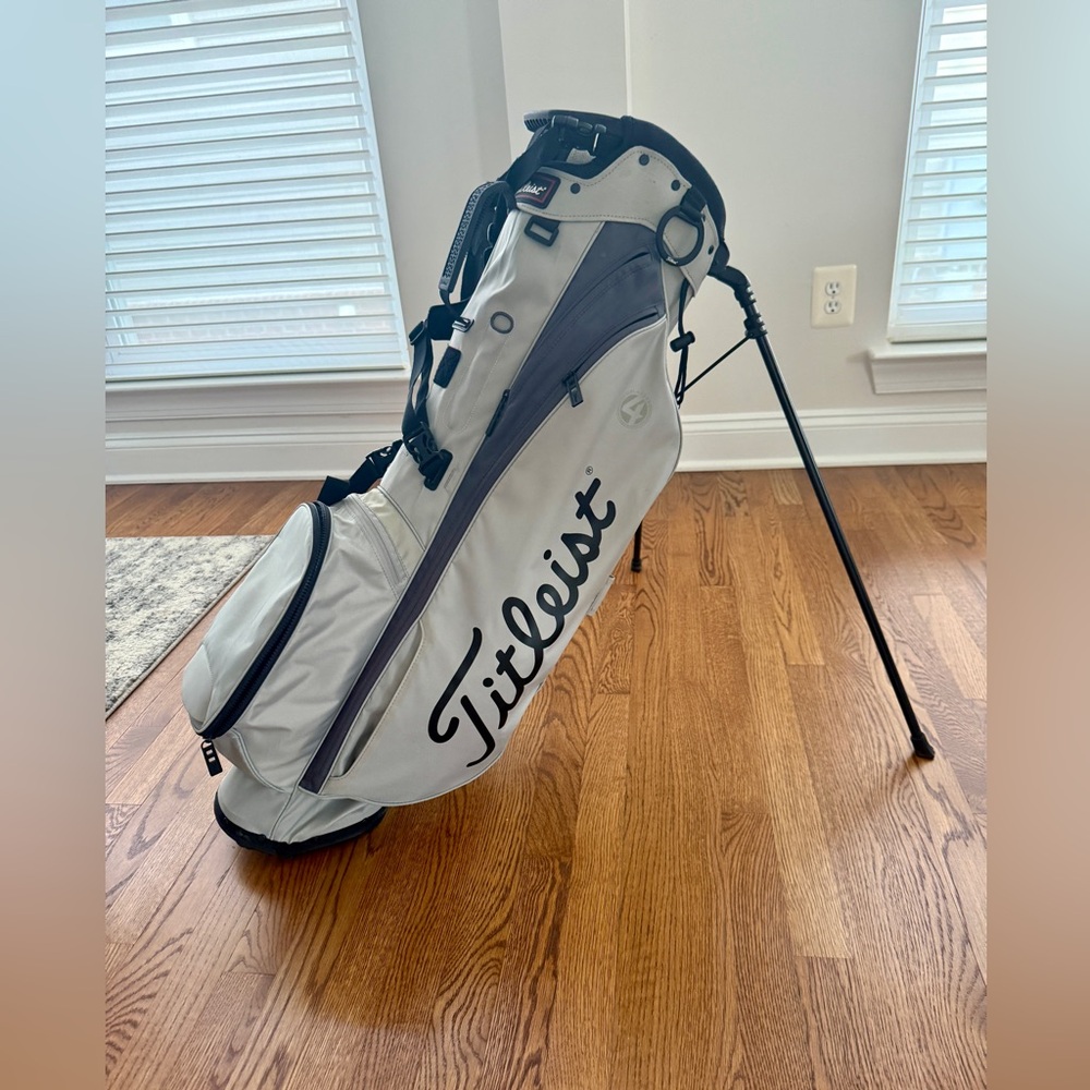 Titleist 2021 Players 4 Stand Bag Grey